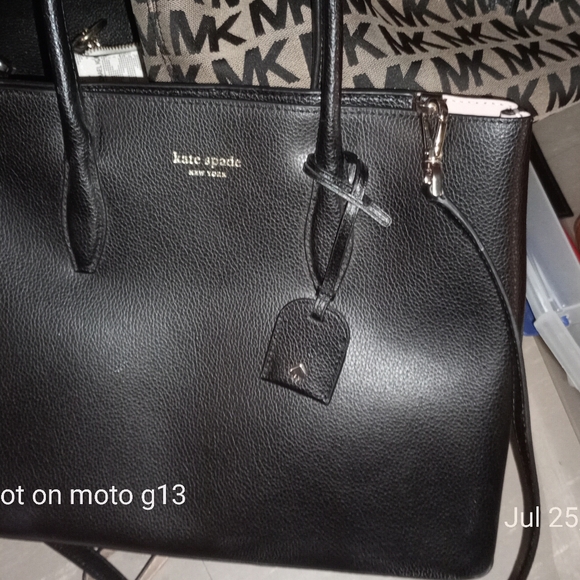 kate spade Handbags - BRAND NEW **** KATE SPADE HANDBAG
